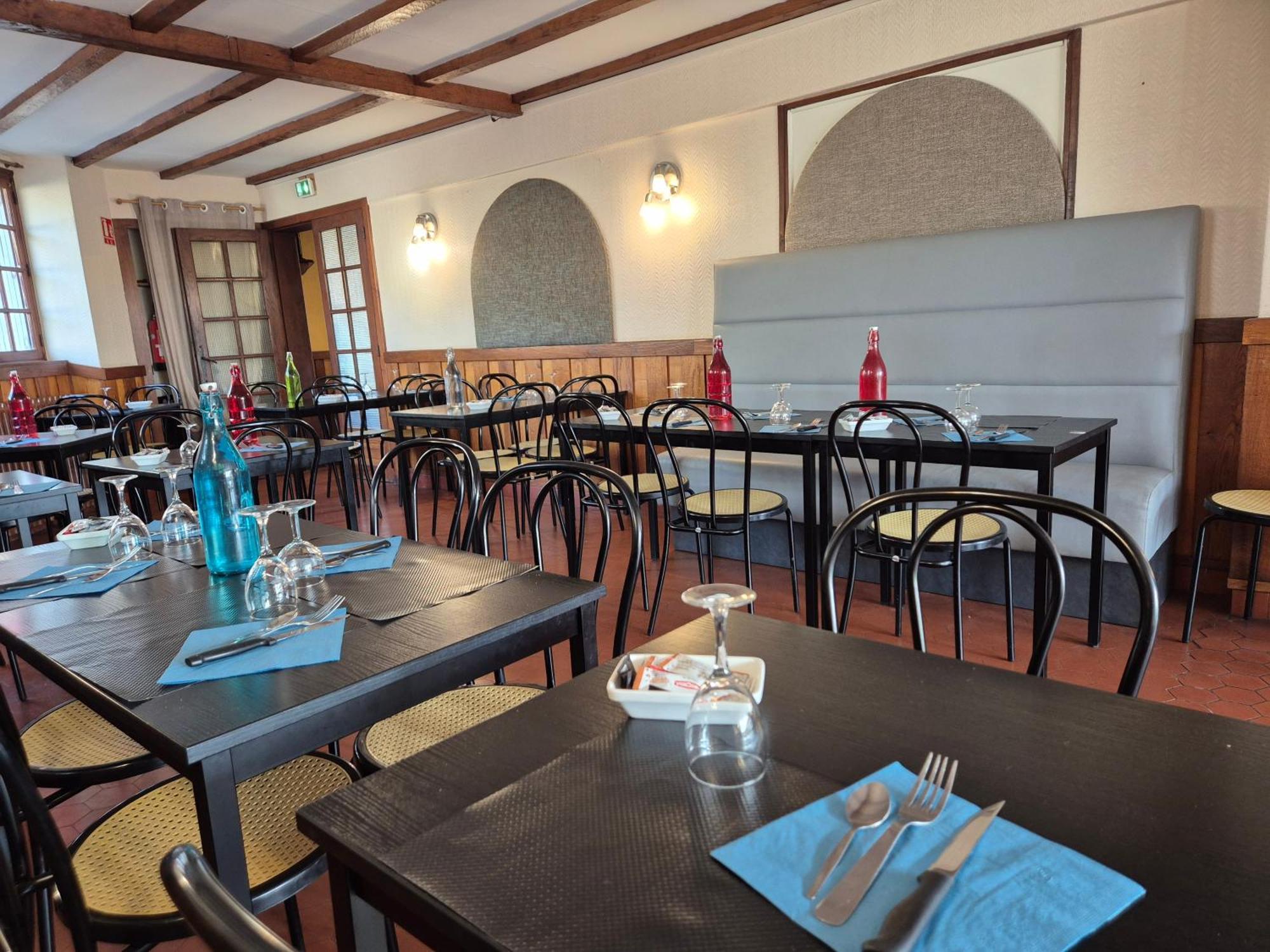Logis Hotel Restaurant L'Oustal Naves  Exterior foto